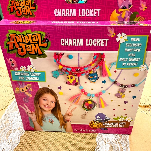Animal Jam Other - Animal 🦒 Jam Charm Locket Kit